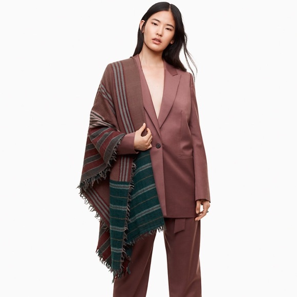 Aritzia Accessories - Aritzia Grandcour blanket scarf